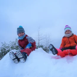 Après-midi luge sur la neige en Corrèze